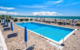Sea View Apartment With Swimming Pool